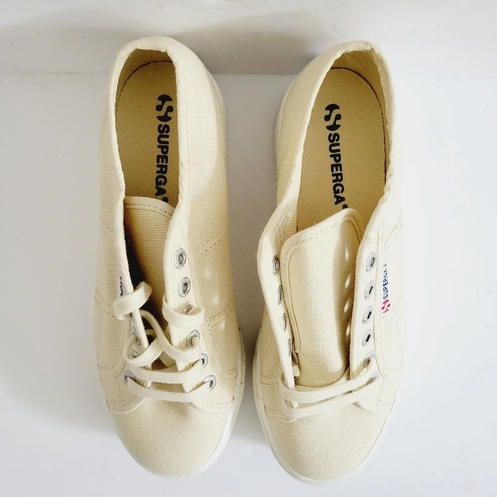 New Superga Cream Canvas Platform Sneakers Size 7,5